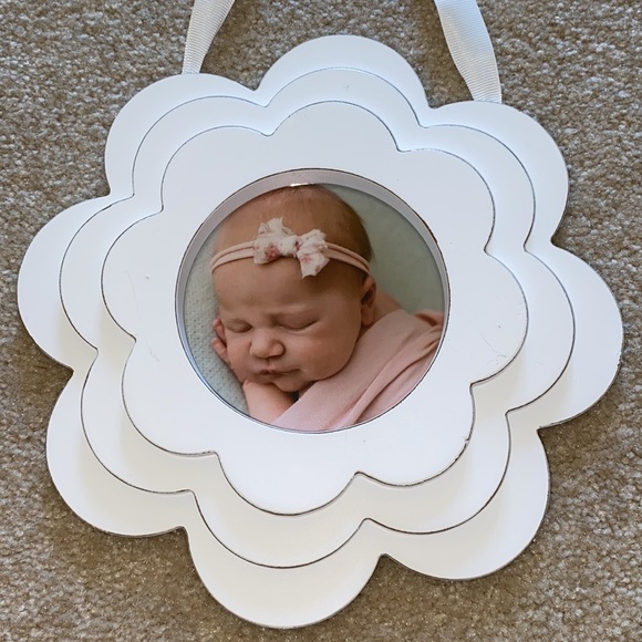 Hanging flower frames - Picture 3 of 7